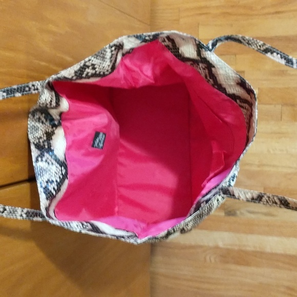 Saks Fifth Avenue Tote Bag. - Picture 5 of 6